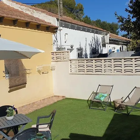Holiday home Adosado Acogedor En La Canada Con Piscina Privada Partida de La Canada